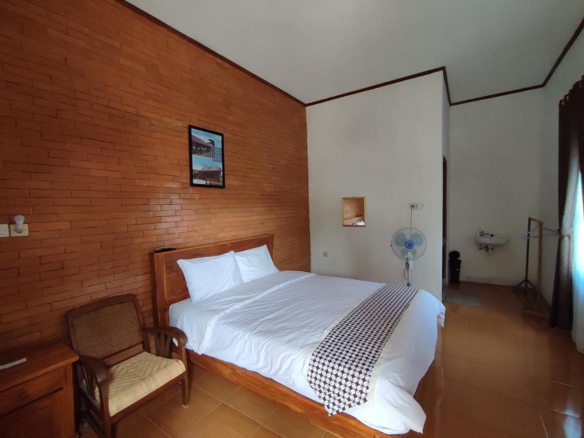 Romadhoni Homestay Magelang Habitación foto