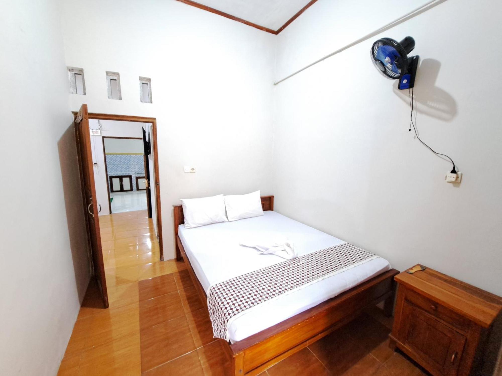Romadhoni Homestay Magelang Habitación foto